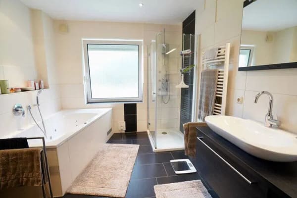 Immobilie in Reeßum - Exklusives Wohnhaus mit ca. 277 m² Wohnfläche auf beeindruckendem 2.686 m² Grundstück - Bild 4