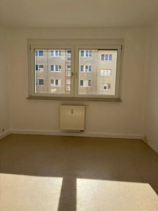 Immobilie in Kindelbrück - 4-Raum-Wohnung mit zwei Balkonen - attraktive Gelegenheit für Eigennutzer und Kapitalanleger - Bild 2