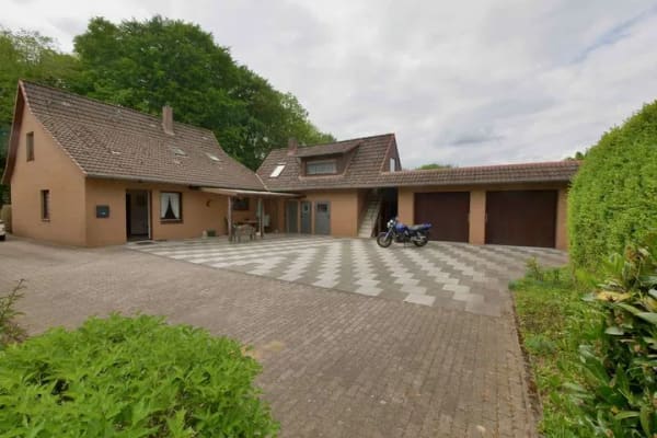 Immobilie in Hohenlockstedt - Gepflegtes Einfamilienhaus mit Nebengebäuden & großem Grundstück - Bild 3