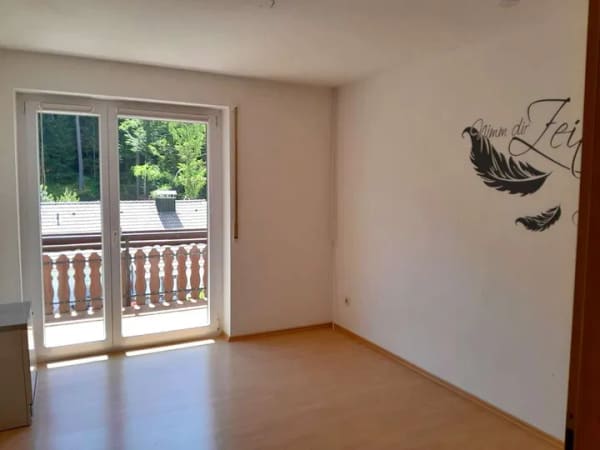 Immobilie in Gutach (Schwarzwaldbahn) - Ruhig gelegenes Zweifamilienhaus mit Erbbauzins - Bild 2