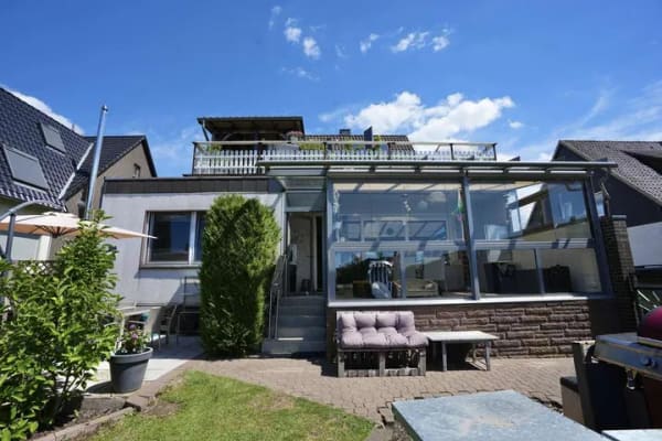 Immobilie in Nordstemmen - Traumhafter Weitblick zur Marienburg | Großzügiges Einfamilienhaus mit separater Wohnebene & Pool - Bild 4