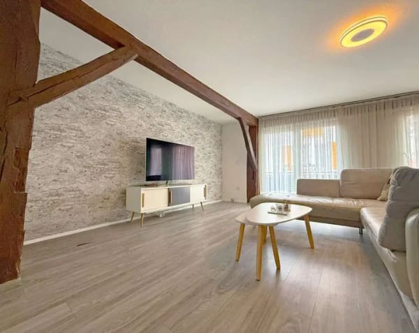 Immobilie in Großbottwar - Historischer Charme & moderner Wohnkomfort – 3-Zi.-Wohnung mit EBK, Balkon und Garage - Bild 1