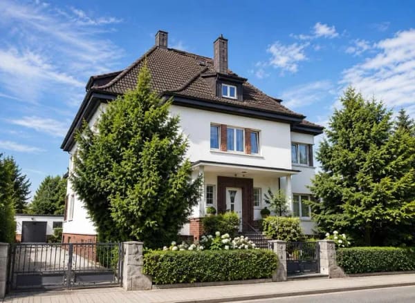 Immobilie in Arnstadt - Stadtvilla mit Charakter - Wohnen am Stadtrand von Arnstadt - Bild 0