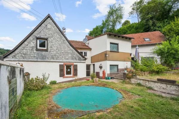Immobilie in Neidenfels - Familienparadies mit großem Garten, 6 Zimmer, Ausbaureserve und direkter Nähe zum Pfälzer Wald - Bild 1