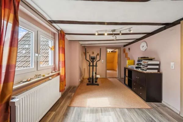 Immobilie in Neidenfels - Familienparadies mit großem Garten, 6 Zimmer, Ausbaureserve und direkter Nähe zum Pfälzer Wald - Bild 3