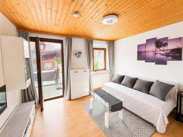 Immobilie in Radolfzell am Bodensee - Gemütliche 2-Zimmerwohnung mit Garage und Sonnenbalkon  - Bild 1