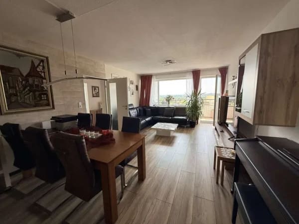 Immobilie in Hiddenhausen - Modernisierte 3-Zimmer-Wohnung mit Loggia, Aufzug und Fernblick in Hiddenhausen - Bild 4