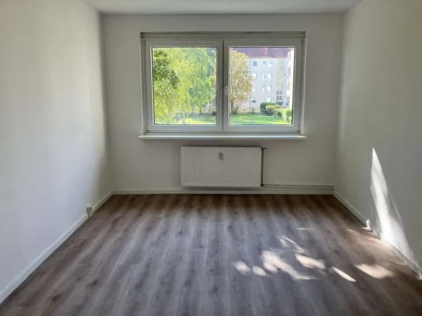 Immobilie in Teutschenthal - Helle 4-Raum Wohnung mit Balkon - Bild 1