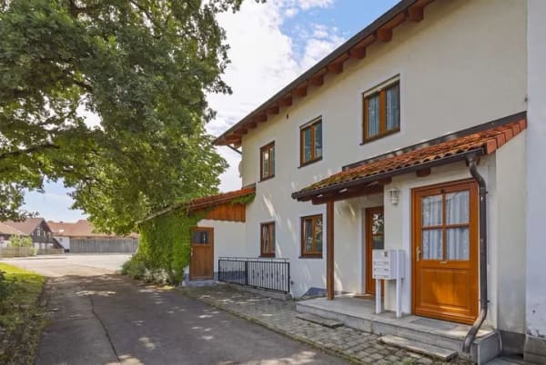 Immobilie in Brunnthal - Großzügigkeit trifft Vielfalt - besonderes Zweifamilienhaus in Brunnthal-Hofolding - Bild 0