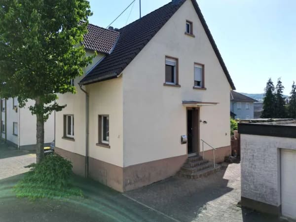 Immobilie in Kruft - Charmantes Einfamilienhaus mit Garten in ruhiger Lage von Kruft - Bild 0