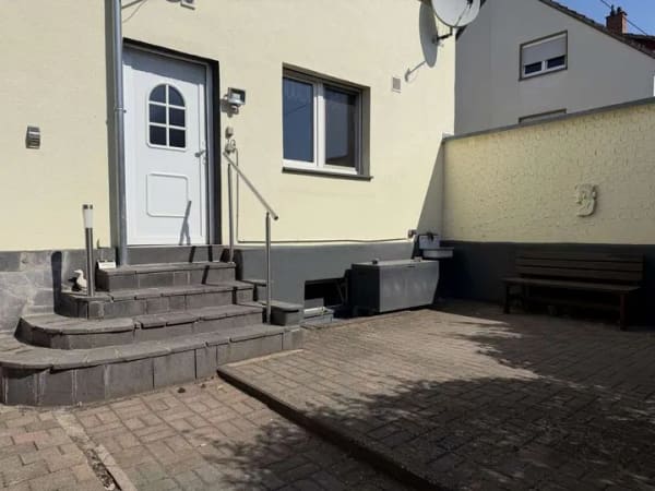 Immobilie in Kruft - Charmantes Einfamilienhaus mit Garten in ruhiger Lage von Kruft - Bild 2