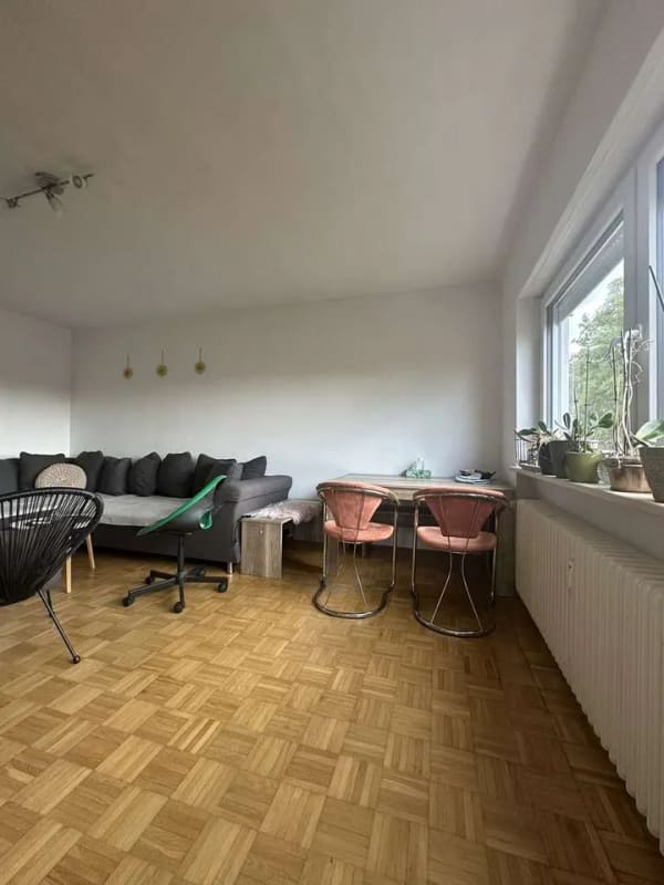 Immobilie in Regensburg - Großzügige 2-Zimmer-Wohnung mit Fernblick & Balkon – attraktive Kapitalanlage im Regensburger Westen - Bild 1