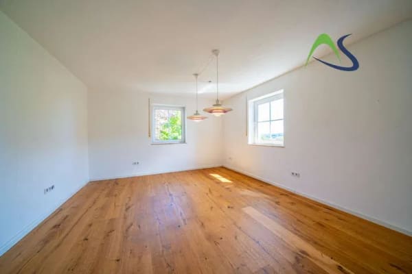 Immobilie in Duggendorf - Familienidyll im Grünen - Großzügiges Einfamilienhaus mit Einliegerbereich - Bild 3