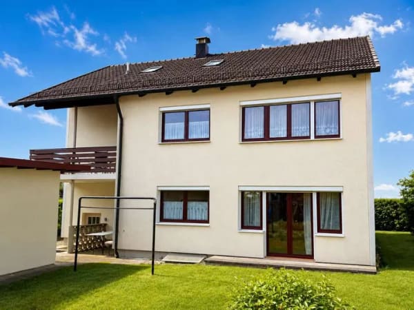 Immobilie in Burghausen - MEHRFAMILIENHAUS MIT DREI WOHNEINHEITEN UND DOPPELGARAGE IN BURGHAUSEN - Bild 3