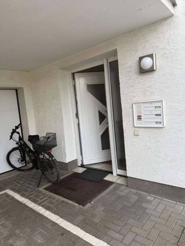 Immobilie in Dettingen unter Teck - Schön gelegenes Dreifamilienhaus in Dettingen - Bild 1