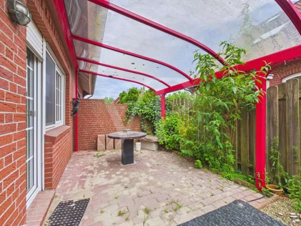Immobilie in Krummhörn - Langfristige Lebensqualität! Erdgeschosswohnung mit Terrasse und Gartenhaus in ruhiger Lage - Bild 2