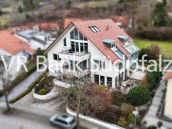 Immobilie in Hirschberg an der Bergstraße - Zweifamilienhaus in begehrter Lage – ideal für Familien, Mehrgenerationenwohnen oder Teilvermietung - Bild 0