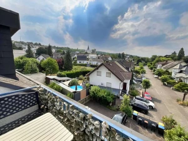 Immobilie in Mülheim-Kärlich - 4-Zimmer-Dachgeschoßwohnung mit toller Aussicht über die Stadt. - Bild 3