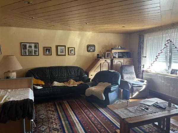 Immobilie in Erdesbach - großzügiges Wohnhaus mit viel Platz, terrassiertem Garten und vielfältigen Nutzungsmöglichkeit - Bild 3