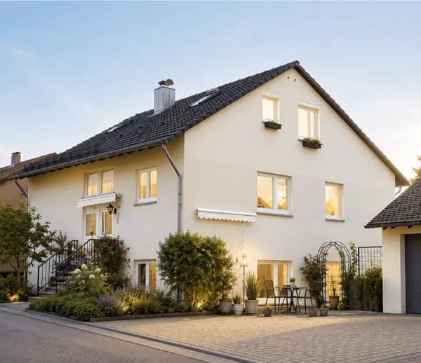 Immobilie in Bermatingen - „3 Wohneinheiten | 250 m² Wohnen + 100 m² Nutzfläche | großer Garten | Bodenseenähe“ - Bild 0