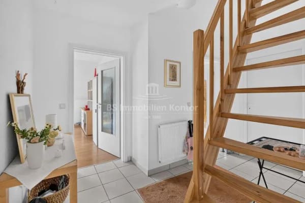 Immobilie in Papenburg - Untenende, Nähe BBS - OG Wohnung mit Balkon, Carport, Geräteraum und gr. Stauraum im DG - Bild 3