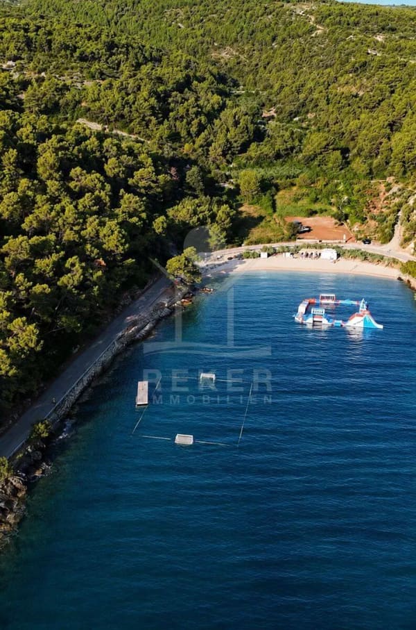 Immobilie in Reinstorf - Ruhige Bucht statt Trubel: Villa auf Brac mit privatem Pool und Panoramablick aufs Meer - Bild 1