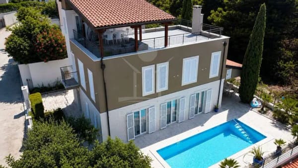 Immobilie in Reinstorf - Ruhige Bucht statt Trubel: Villa auf Brac mit privatem Pool und Panoramablick aufs Meer - Bild 3