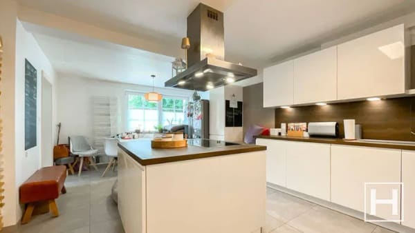 Immobilie in Klein Gladebrügge - Modernes Wohn- und Geschäftshaus - Bild 2
