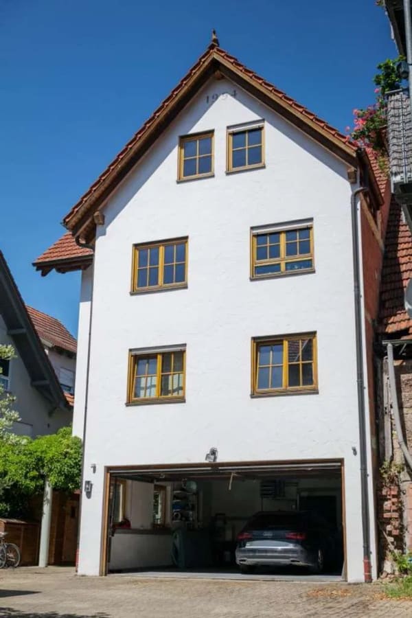 Immobilie in Neidlingen - Provisionsfrei* Viel Platz für Familie & Kapitalanlage: Bezugsfreies Zweifamilienhaus mit 2 Wohneinh - Bild 0