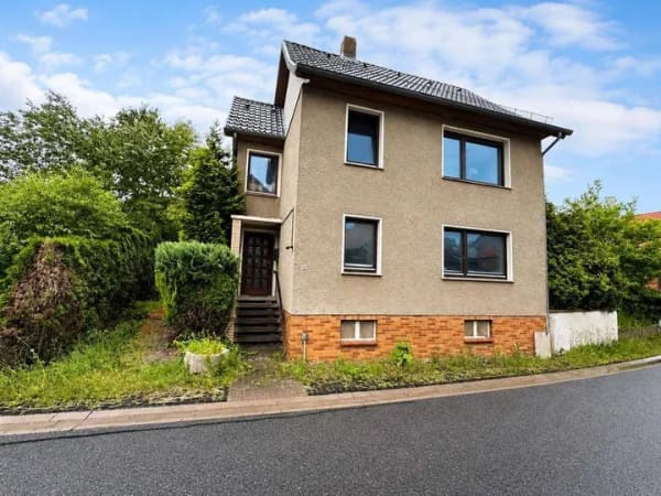 Immobilie in Alfeld (Leine) - Charmantes Einfamilienhaus mit großem Potenzial in ruhiger Lage von Alfeld (Leine) - Bild 0