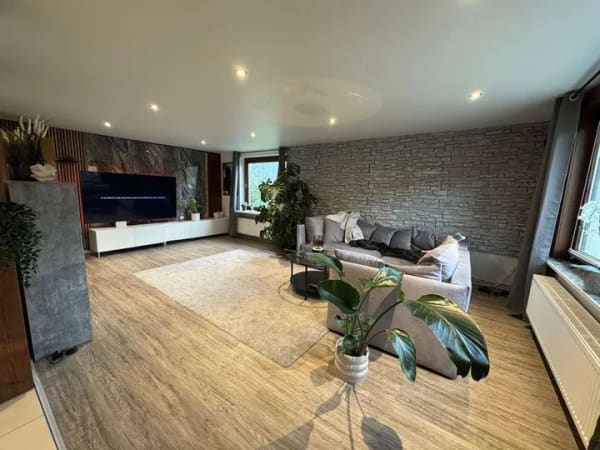Immobilie in Alfeld (Leine) - Charmantes Einfamilienhaus mit großem Potenzial in ruhiger Lage von Alfeld (Leine) - Bild 1