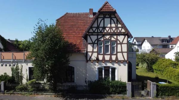 Immobilie in Bad Lippspringe - Großzügiges Grundstück mit Bestandsimmobilie und attraktiven Entwicklungsmöglichkeiten - Bild 0
