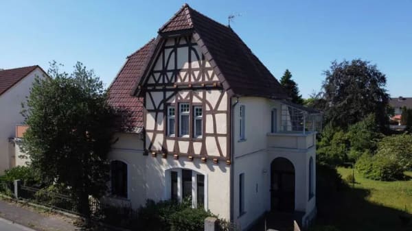 Immobilie in Bad Lippspringe - Großzügiges Grundstück mit Bestandsimmobilie und attraktiven Entwicklungsmöglichkeiten - Bild 1