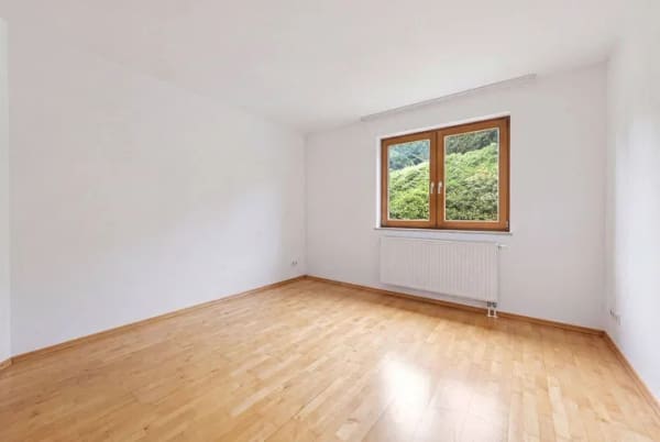 Immobilie in Brunnthal - Großzügigkeit trifft Vielfalt - besonderes Zweifamilienhaus in Brunnthal-Hofolding - Bild 2