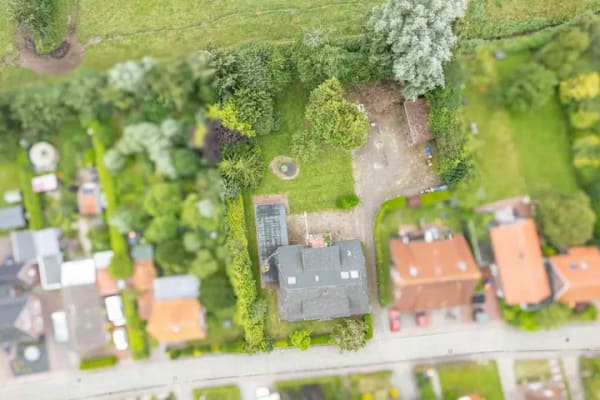 Immobilie in Esens - Kapitalanlage in Esens: MFH mit vermieteter Einheit und freien Wohnungen - Bild 1