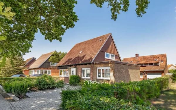 Immobilie in Meppen - Denk mal an den Platz: Einfamilienhaus auf 1000 m² Grundstück in zentraler Lage von Meppen-Esterfeld - Bild 1