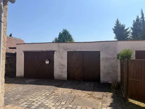 Immobilie in Lutherstadt Eisleben - Doppelhaushälfte mit Doppelgarage in Eisleben  – ideal für Handwerker - Bild 2