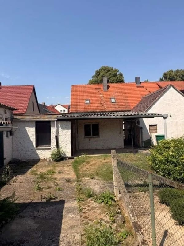 Immobilie in Lutherstadt Eisleben - Doppelhaushälfte mit Doppelgarage in Eisleben  – ideal für Handwerker - Bild 3