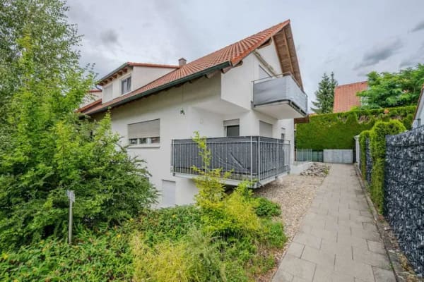 Immobilie in Burgrieden - Hell & modernisiert! Spannendes Dreifamilienhaus- selbst nutzen, vermieten oder profitieren!  - Bild 0