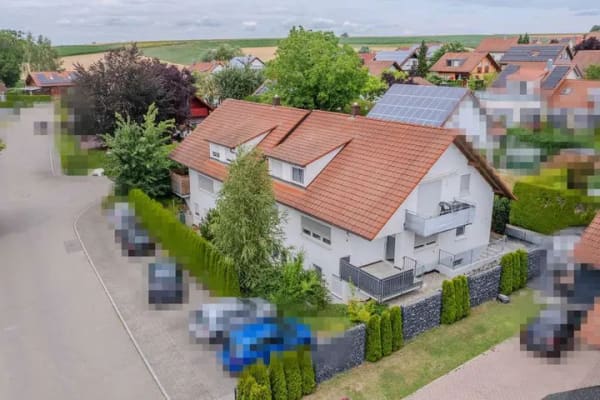 Immobilie in Burgrieden - Hell & modernisiert! Spannendes Dreifamilienhaus- selbst nutzen, vermieten oder profitieren!  - Bild 2