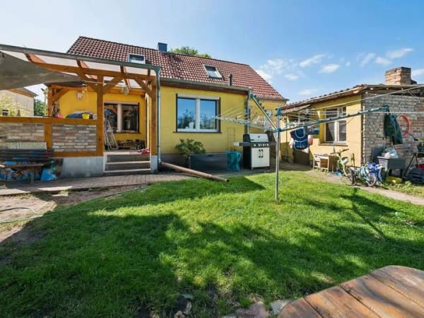 Immobilie in Nauen - Gepflegtes Einfamilienhaus auf großem Grundstück - Bild 0