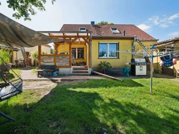 Immobilie in Nauen - Gepflegtes Einfamilienhaus auf großem Grundstück - Bild 1