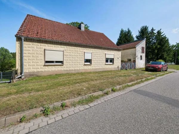 Immobilie in Nauen - Gepflegtes Einfamilienhaus auf großem Grundstück - Bild 2