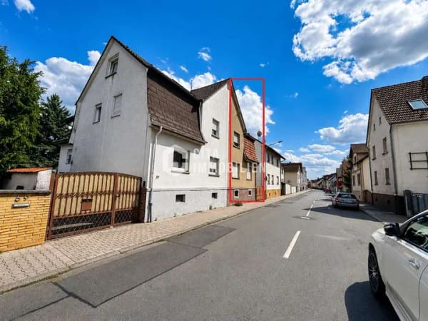 Immobilie in Rödermark - Leerstehende Doppelhaushälfte mit großem Grundstück, Anbau & Garage in Rödermark - Bild 1