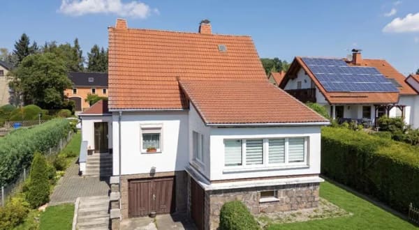Immobilie in Bobritzsch-Hilbersdorf - Sehr gepflegtes Einfamilienhaus mit Wintergarten und zwei Garagen in Top-Wohnlage - Bild 0