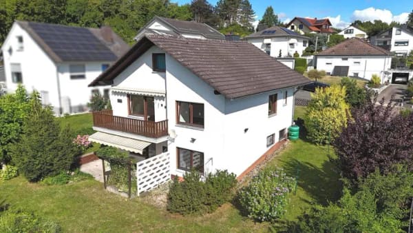 Immobilie in Hofgeismar - Gepflegtes Einfamilienhaus in schöner Wohnlage von Hofgeismar (Grundstück mit Erbbaurecht) - Bild 0