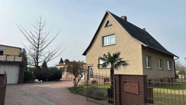 Immobilie in Guben - Das Komplettpacket! Haus+Mietwohnung+Werkstatt+Garage+großes Grundstück - Bild 1