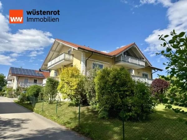 Immobilie in Waging am See - Sonnige Dachgeschosswohnung mit 2 Balkonen und Weitblick in ruhiger Lage von Waging am See! - Bild 0