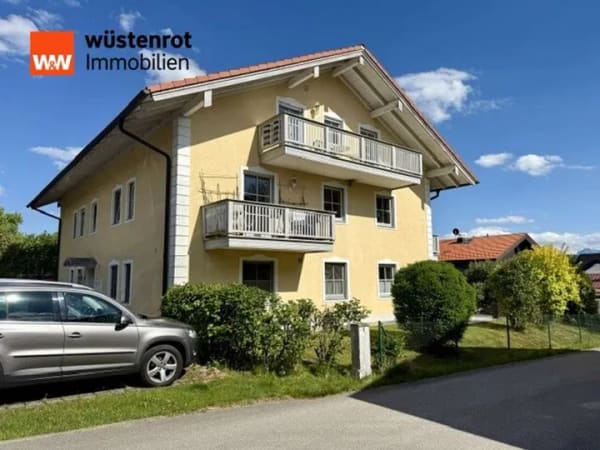 Immobilie in Waging am See - Sonnige Dachgeschosswohnung mit 2 Balkonen und Weitblick in ruhiger Lage von Waging am See! - Bild 1