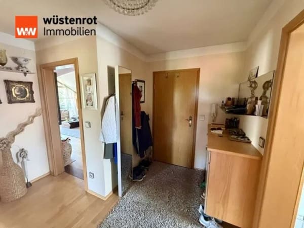 Immobilie in Waging am See - Sonnige Dachgeschosswohnung mit 2 Balkonen und Weitblick in ruhiger Lage von Waging am See! - Bild 2